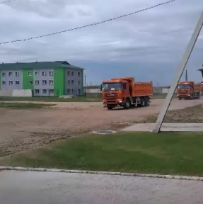 <p>Еще пять единиц самосвалов марки Shacman (Shaanxi) разместились на нашем СВХ для прохождения процедуры таможенного оформления.</p>
