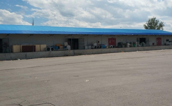 Тачэн. Таможенные склады. Утро. Еще заглушены двиг...