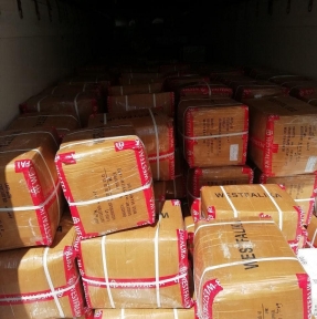 <p>Отгружаем с СВХ выпущенные таможней партии товаров для доставки в адрес Компаний &ndash; Клиентов. Что является основой коротких сроков в международной авто доставке? &ndash; возможность планирования логистических и таможенных операций. Последняя, в свою очередь, возникает при условии наличия качественного предварительного информирования на всех этапах. Будучи профессиональным Оператором, мы знаем, как выстроить все процессы. От Компании &ndash; Клиента нам потребуются только документы и сведения, необходимые для таможенного декларирования, если задача по его реализации будет делегирована нашим специалистам.</p>
