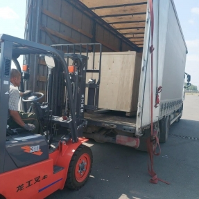 <p>27.07 с Тачэн вышла очередная партия сборного груза. Срок формирования партии составил 4 дня. Сегодня размещаем партию на нашем СВХ в РФ. Мы формируем не менее 1 партии сборных грузов в неделю, так что, если важно не только качественно и безопасно, но и быстро, отправляйте нам Заявку на доставку. Наши специалисты предоставят Вам коммерческое предложение и ответят на все вопросы, касающиеся условий сотрудничества.</p>
