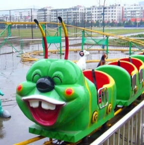 <p>Подана декларация на аттракцион детский &laquo;Гусеница&raquo;. В процессе реализации поставки, у Гусеницы даже появилось имя &ndash; результат бережного до нежности обращения с грузом на всех отрезках&hellip;.нарекли ее Томасом. Это аттракцион для парков развлечений, который состоит из пяти кабинок, в форме гусеницы и рельсов, длиной 120 метров. Группа Компания STA &laquo;СибирьТрансАзия&raquo; регулярно осуществляет доставку аттракционов, батутов, игровых площадок, других конструкций о механизмов, используемых в организации досуга цветов жизни.</p>
