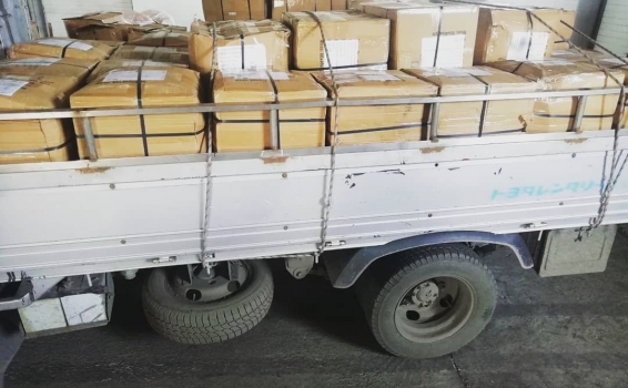 Выпущенную таможней партию флаконов пластиковых пе...