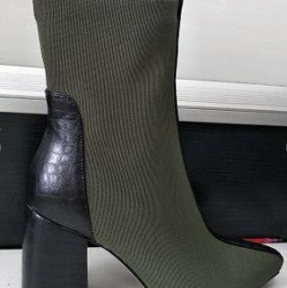 <p>Вчера приняли к доставке на складе продавца в Китае очередную партию обуви. Планируемые сроки транспортировки до наших складов консолидации и логистической обработки в Тачэн &ndash; 7 дней. Средние сроки консолидации &ndash; формирования партии сборных грузов &ndash; 4 дня. Доставка до нашего СВХ в РФ &ndash; 1 день. Импортируете обувь из Китая? Обязательно получите наше коммерческое предложение на услуги по доставке и таможенному оформлению. Группа Компаний STA &laquo;СибирьТрансАзия&raquo; - профессиональный Оператор ВЭД с КНР с 2008 года.</p>
