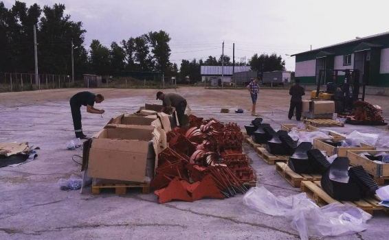 Досмотр на партию частей для сельскохозяйственной ...