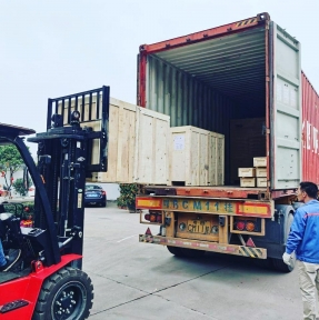 <p>Завершена отгрузка очередной партии станков Компании - Клиента с южнокитайской фабрики. Контейнеры уже доставлены в порт, планируемая дата отбытия судна &ndash; 24.01.</p>
