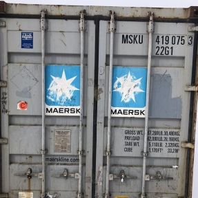 <p>В Находке завершены работы, предшествующие отправке по железной дороге, по размещению и креплению в универсальном крупнотоннажном контейнере партии оборудования, согласно требованиям дороги. Транзит открыт, ждем погрузки. Мы постоянно совершенствуем логистические сервисы, расширяем операционные возможности, адаптируем профессиональный инструментарий для решения задач, которые ставят перед нами Компании &ndash; Клиенты. Планируя поставку товарной партии из Китая, обязательно получите наше коммерческое предложение. Доставка и таможенное оформление грузов из Китая &ndash; наша профессия!</p>
