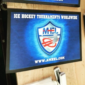 <p>Приняли к доставке на складе грузоотправителя в Китае партию арт-хобби товаров, груз перемещается по территории КНР. Еще одна принятая к доставке партия &ndash; брендированные коврики. Ваша Компания планирует сделку с китайским продавцом? Обязательно получите наше коммерческое предложение. Мы решаем задачи по ВЭД с КНР любой сложности. Доставка и таможенное оформление грузов из Китая &ndash; наша профессия!</p>
