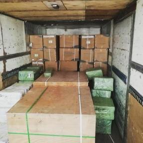 <p>Вчера с нашего СВХ передали к доставке в адрес Компаний &ndash; Клиентов выпущенные товарные партии. Очередная партия сборных грузов сформирована в КНР, в понедельник планируется выход транспортного средства, работаем с экспортным оформлением и транзитными документами. Планируете поставку товарной партии из Китая? Обязательно получите коммерческое предложение ГК STA &laquo;СибирьТрансАзия&raquo;. Доставка и таможенное оформление грузов из Китая &ndash; наша профессия!</p>
