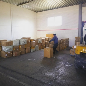 <p>Очередная партия сборного груза доставлена из Китая и размещена на нашем СВХ для реализации таможенных процедур. Как нам удается продолжать оказывать Компаниям &ndash; Клиентам комплексные услуги высокого качества по доставке и таможенному оформлению, не смотря на все сложности текущей ситуации? Мы на рынке с 2008 года, созданная нами инфраструктура прошла испытание кризисами, у нас есть возможность оперативно адаптироваться к ситуации, без потери контроля на всех этапах поставки. У нас отлична команда профессионалов, каждый сотрудник знает, что нужно делать и в какой момент, оперативное взаимодействие подразделений минимизирует временные потери. Мы максимально сосредоточены на том, чтобы делать свою работу хорошо, понимаем, что от качества наших услуг зависят Ваши бизнес процессы. Самое важное для нас &ndash; чтобы Ваш бизнес развивался, и Ваша Компания оставалась нашим Клиентом. Планируете поставку товарной партии из Китая? Обязательно получите коммерческое предложение ГК STA &laquo;СибирьТрансАзия&raquo;. Доставка и таможенное оформление грузов из Китая &ndash; наша профессия!</p>
