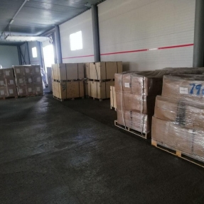 <p>30.04 разместили на нашем СВХ очередную партию сборного груза для реализации процедуры таможенного оформления. Тихо! Работают брокеры. Планируете поставку товарной партии из Китая? Обязательно получите наше коммерческое предложение. Доставка и таможенное оформление грузов из Китая &ndash; наша профессия!</p>
