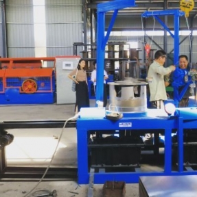 <p>Профессионально осуществляем доставку и таможенное оформление оборудования из Китая. Качественные логистические решения &laquo;от двери до двери&raquo;, в формате сборных и генеральных грузов. Экспертный таможенный сервис, подача декларации под брокерской печатью, работа с доп проверками, услуги собственного СВХ. Планируете поставку товарной партии из Китая? Обязательно получите наше коммерческое предложение и консультацию по возможностям и условиям сотрудничества. Доставка и таможенное оформление грузов из Китая &ndash; наша профессия!</p>
