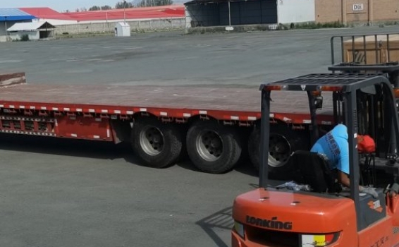 Очередная партия сборного груза доставлена в автом...