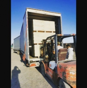 <p>Очередная партия сборного груза размещена в транспортном средстве, экспортные таможенные процедуры реализованы, выходим, открываем транзит и мчим на СВХ. Планируете поставку товарной партии из Китая? Обязательно получите наше коммерческое предложение и консультацию по возможностям и условиям сотрудничества. Доставка и таможенное оформление грузов из Китая &ndash; наша профессия!</p>
