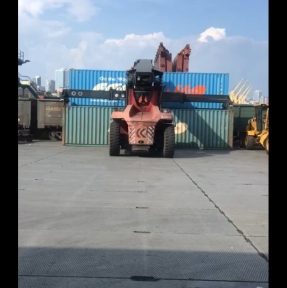 <p>ГК STA &laquo;СибирьТрансАзия&raquo; осуществляет доставку из Китая в РФ сборных и генеральных грузов морскими контейнерами. Сборные партии консолидируются в нескольких портах в КНР, большие объемы регулярных отгрузок постоянных Клиентов минимизируют сроки консолидации. Всегда к Вашим услугам экспертный таможенный сервис от специалистов STA. Если Ваша Компания не является участником ВЭД &ndash; делегируйте нам права и обязанности конртактодержателя. Планируете поставку товарной партии из Китая? Обязательно получите наше коммерческое предложение и консультацию по возможностям и условиям сотрудничества. Доставка и таможенное оформление грузов из Китая &ndash; наша профессия!</p>
