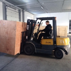 <p>Выпущена декларация на партию топливных стендов. Готовим отправку партии с СВХ в адрес Компании &ndash; Клиента.</p>
