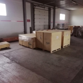 <p>Сегодня утром закрыли транзит очередной партии сборного груза из Китая, товары уже размещены на нашем СВХ, поданы первые декларации. Следующая партия уже сформирована, готовится к выходу из КНР. Планируете поставку? Обязательно получите наше коммерческое предложение и консультацию по возможностям и условиям сотрудничества. Доставка и таможенное оформление грузов из Китая &ndash; наша профессия!</p>
