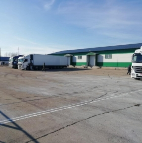 <p>Разместили очередную партию сборного груза на нашем СВХ. Внимание! Работают специалисты по таможенному оформлению. Планируете поставку товарной партии из Китая? Обязательно получите наше коммерческое предложение и консультацию по возможностям и условиям сотрудничества. Доставка и таможенное оформление грузов из Китая &ndash; наша профессия!</p>
