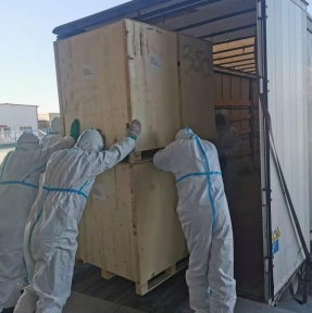 <p>В Тачэн, СУАР реализована погрузка партии сборного груза в транспортное средство, экспортные процедуры завершены. Сегодня выход, открытие транзита. Планируете поставку из Китая? Обязательно получите консультацию нашего специалиста по возможностям и условиям сотрудничества. Доставка грузов из Китая &ndash; наша профессия!</p>
