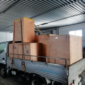 <p>ГК STA &laquo;СибирьТрансАзия&raquo; - профессиональный Оператор ВЭД с КНР. С 2008 года мы оказываем юридическим лицам комплексные услуги высокого качества по доставке и таможенному оформлению коммерческих товарных партий из Китая. Мы оперируем автодоставкой, авиадоставкой и мультимодальными перевозками море + ж/д, доставляем сборные, генеральные, негабаритные грузы и товары, требующие соблюдения температурного режима при транспортировке. Отправьте нам заявку на доставку, мы сделаем Вам предложение, учитывающее все потребности Вашей Компании. Доставка грузов из Китая &ndash; наша профессия!</p>
