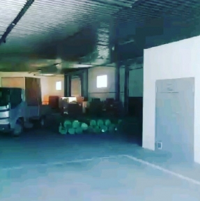 <p>Продолжаем отправку товарных партий, выпущенных в свободное обращение, с СВХ в адрес Компаний &ndash; Клиентов. Из 20 деклараций по крайней сборной машине, закрывшей доставку в понедельник, выпущено 18, 1 партия в досмотре, по 1, по объективным причинам, ждем возможности подать ДТ. Очередная декларация была выпущена без участия инспектора, за 8 минут. К услугам наших Клиентов всегда максимально качественный таможенный сервис: собственный СВХ, профессиональные, опытные штатные декларанты, подача ДТ под брокерской печатью.</p>
