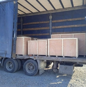 <p>В Забайкальске выпущенная накануне таможней партия насосов погружена в транспортное средство и отправлена в адрес Компании &ndash; получателя. ГК STA &laquo;СибирьТрансАзия&raquo; - профессиональный оператор ВЭД с КНР с 2008 года. Российским юридическим лицам, ведущим бизнес с Китаем, мы даем: - логистический сервис: доставка авто, авиа и море+ж/д, - таможенный сервис: брокерские услуги, разрешительные документы, эффективная работа с доп проверками, - юридический сервис: услуги профессиональных таможенных юристов для результативного представления Ваших интересов в спорах с таможней, - собственный СВХ: безопасное хранение, качество и скорость реализации процедур, - собственный таможенный склад: обязательная маркировка импортной продукции кодом DataMatrix. Отправьте нам заявку на доставку, мы сделаем Вам предложение, учитывающее все потребности Вашей Компании. Доставка грузов из Китая &ndash; наша профессия!</p>
