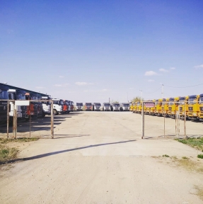 <p>Вчера на нашем СВХ разместили очередные несколько партий самосвалов для оформления. ГК STA &laquo;СибирьТрансАзия&raquo; - экспертный таможенный сервис для импортеров самоходной техники.</p>
