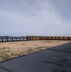 <p>Открытая площадка нашего таможенно &ndash; логистического терминала сегодня. Экспертный таможенный сервис ГК STA &laquo;СибирьТрансАзия&raquo; хорошо известен и высоко ценим Компаниями, импортирующими самоходную технику из Китая. Если Ваш бизнес связан с импортом автобусов, самосвалов или иной техники из Китая, обязательно получите наше коммерческое предложение. Вам понравится работать с нами!</p>
