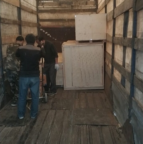 <p>На Тачэне завершена погрузка транспортного средства: партия сборных грузов готова к выходу, экспортные декларации поданы. В добрый путь! Следующая машина будет сформирована до конца текущей недели. В доставке сборных грузов важно все: последовательность действий, скорость их реализации, оперативный контроль за исполнением на отрезках, своевременный обмен документами и сведениями, координация этого обмена между ответственными лицами, внимание к деталям. Мы умеем делать доставку сборных грузов из Китая качественно и быстро, гарантируя сохранность груза и безопасность Вашего бизнеса.</p>
