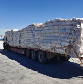 <p>Осуществляем доставку коммерческих товарных партий из КНР в РФ в формате сборных и генеральных грузов: море+ж/д, авто и авиа. С 2008 года даем российским юридическим лицам, ведущим бизнес с Китаем, безопасный логистический и экспертный таможенный сервис. Планируя поставку, обязательно получите наше коммерческое предложение и консультацию по возможностям и условиям сотрудничества.</p>
