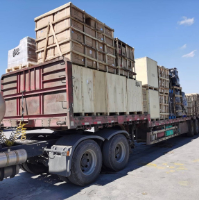 <p>Переместили очередную партию сборного груза в пункт пропуска, реализуем процедуры экспортного таможенного оформления, к выходу и открытию транзита готовы. В штатном режиме мы продолжаем осуществлять авто доставку сборных, генеральных и негабаритных грузов на маршруте логистики через Северо &ndash; Запад Китая, таможенным транзитом через РК до собственного СВХ в РФ: - доставка по КНР &ndash; 5-10 дней, - сроки консолидации &ndash; 5-10 дней, - сроки транзита (экспортное оформление, переход, транзит до СВХ) &ndash; 7-10 дней. Для генеральных грузов сроки доставки от склада грузоотправителя в Китае до СВХ в РФ составляют порядка 20 дней. В штатном режиме осуществляем авиадоставку грузов из любого города в КНР в любой город в РФ. Также к Вашим услугам мультимодальная логистика море+ж/д, но следует учитывать особенности текущей ситуации: - спрос на КТК превышает предложение, сроки ожидания подачи КТК могут составлять 7+ дней; - наблюдаются проблемы в портах прибытия, в частности, во Владивостоке сроки размещения на СВХ в портах могут составлять от недели; - значительно увеличились сроки ожидания погрузки КТК на ж/д из Владивостока. Планируя поставку очередной товарной партии из Китая, обязательно получите коммерческое предложение ГК STA &laquo;СибирьТрансАзия&raquo; и исчерпывающую консультацию наших специалистов по возможностям и условиям сотрудничества.</p>
