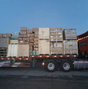 <p>Вчера переместили очередную партию сборного груза с наших складов консолидации в автомобильный пункт пропуска. Отрабатываем процедуры экспортного таможенного оформления. Дальше выход, открытие транзита и доставка до нашего СВХ в РФ.&nbsp;<br />
ГК STA &laquo;СибирьТрансАзия&raquo; - профессиональный Оператор ВЭД с КНР. Безопасная логистика и экспертный таможенный сервис с 2008 года.&nbsp;<br />
Отправьте нам Заявку на доставку, наши специалисты свяжутся с Вами, предложат исчерпывающую консультацию по возможностям и условиям сотрудничества.&nbsp;</p>
