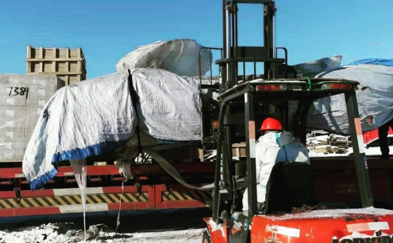 Очередная партия сборного груза доставлена в пункт...