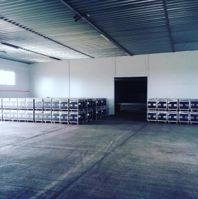 <p>Дамы и господа, с началом рабочей недели вас! Партия сборного груза размещена на СВХ. На товар в одной из поданных деклараций был назначен досмотр &ndash; отработали. В планах: &laquo;выпуск для внутреннего потребления&raquo; всех грузов, находящихся на хранении; доставить три транспортных средства из Тачэн на СВХ &ndash; два генеральных груза и партию &laquo;сборки&raquo;. Всем продуктивной рабочей недели!</p>
