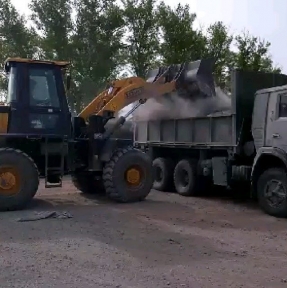 <p>На ответственном хранении на нашем СВХ находилась партия цемента, 263 тонны. Клиентом было принято решение о помещении партии под таможенную процедуру уничтожения. Соответствующее разрешение таможенных органов было получено нами и успешно приводится в исполнение. Несколько растянуто во времени, в виду значительных размеров партии.</p>
