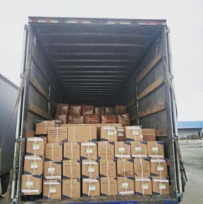 <p>На Тачэн завершена погрузка в транспортное средство очередной партии сборных грузов. Экспортные декларации поданы. В понедельник планируем разместить партии на СВХ для таможенного оформления.</p>
